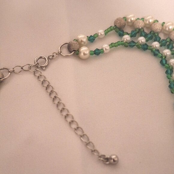 Artisan Beaded Green Glass Crystal White Pearl Metallic Silver Collar Necklace - Picture 3 of 4
